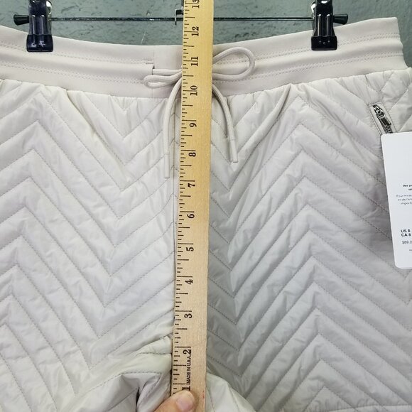 Athleta Apres Ski Shorts Women's 8 Solstice Quilted Cream Pull On Pockets NEW - Picture 16 of 16